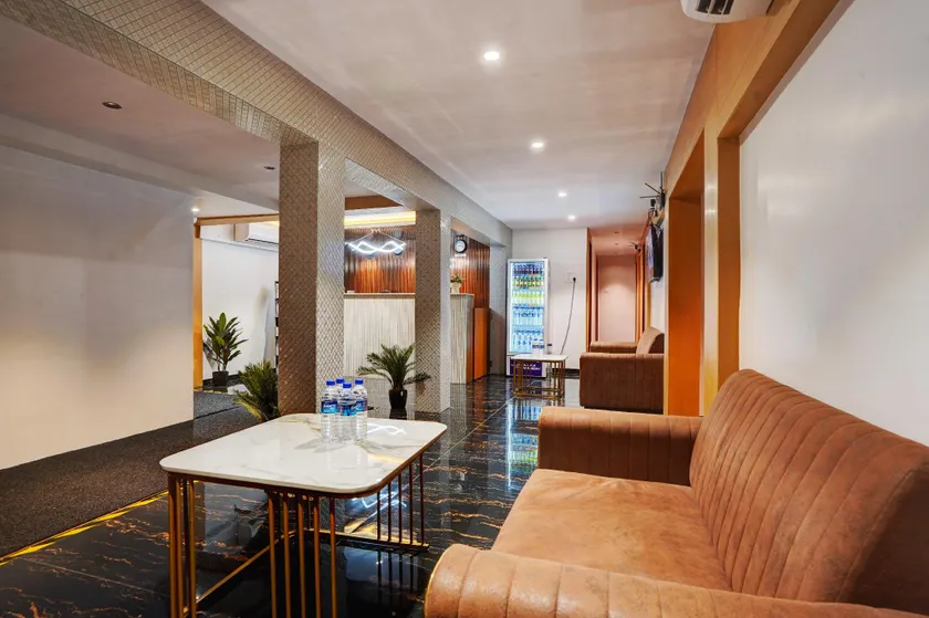 Hotel Isra Comfort Inn - Image 1