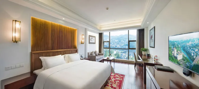 Phoenix Grand Hotel - Image 1