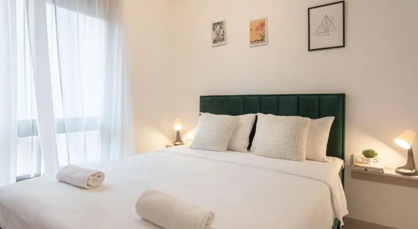 Modern City Residences - Free Private Parking - Image 1