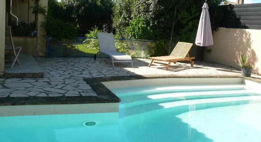 Chambre privee dans villa avec piscine en Petite Camargue - Image 1