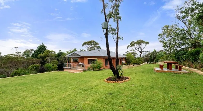 Mountain Haven 5-BR Escape - Image 1