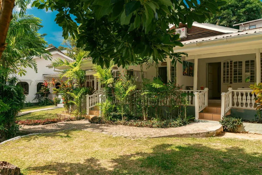 Beau Vallon Bungalows - Image 1