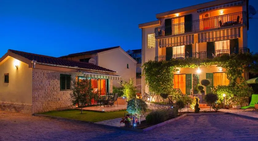 Apartments Sara - Image 1