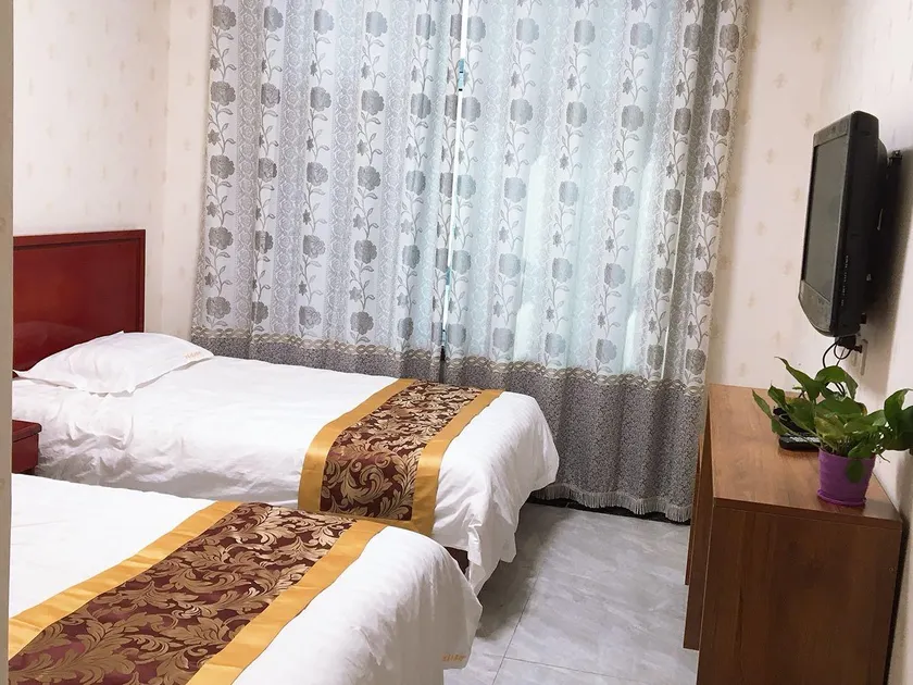 Jintongda Business Hotel - Image 1