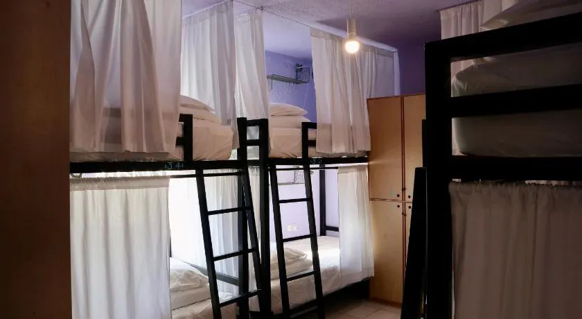 Whale Tales Hostel - Image 1