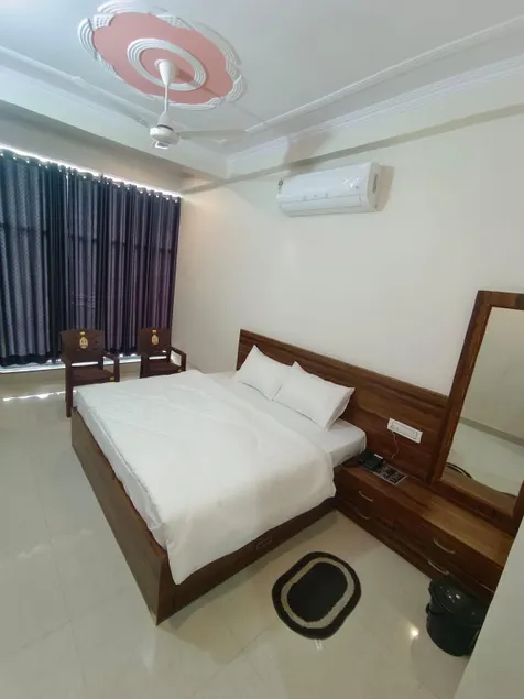 Hotel GR Palace - Image 1