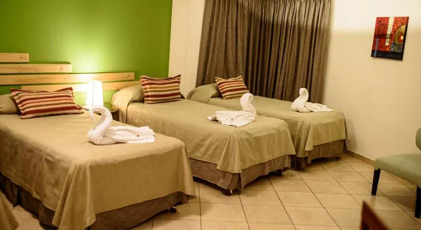 AVEMAR Apart Hotel - Image 1