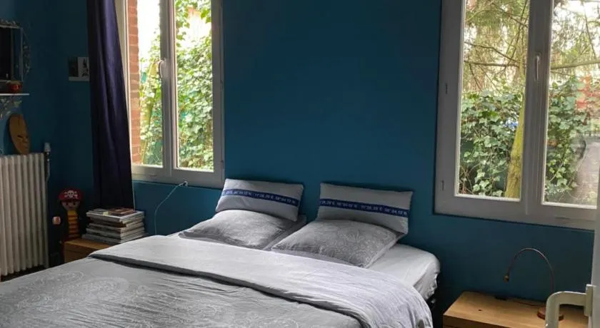Chambre chez l'habitant dans grande maison Arborée - Image 1