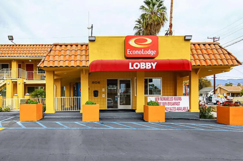 Econo Lodge San Bernardino I-215 - Image 1