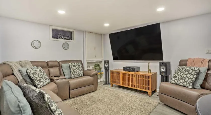 Private Patio! NYC Area Base Near MetLife Stadium - Image 1