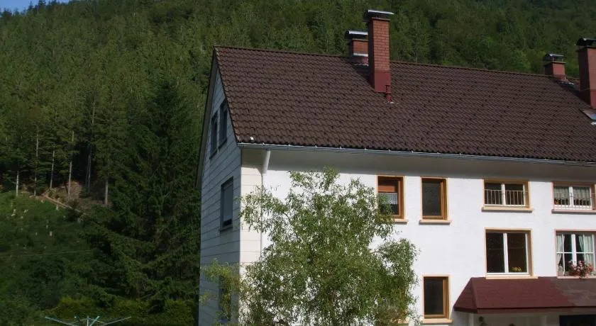 Haus Post EG-Wohnung - Image 1