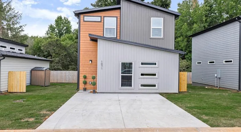 Modern 3BR Centerton Near Walmart HQ & Bentonville - Image 1