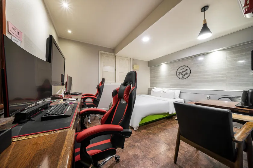Jinju Feel Hotel - Image 1