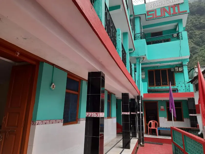 Hotel Sunil Lodge Gaurikund Uttarakhand - Image 1