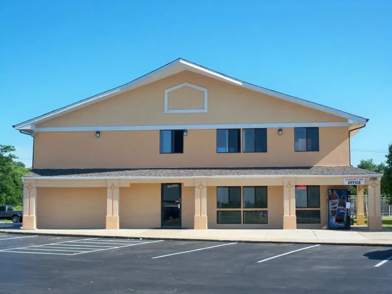 Economy Inn Wentzville - Image 1