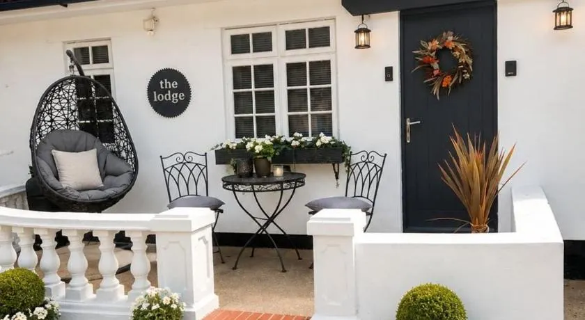 The lodge - Image 1