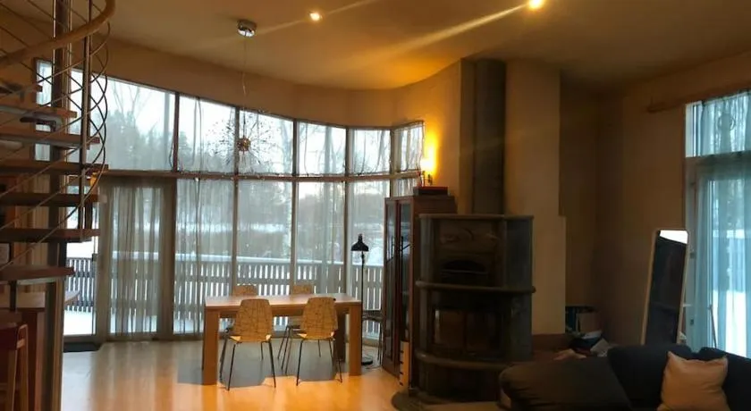 Kotimaailma - Iso ja viihtyisä omakotitalo saunalla 9 henkilölle - Image 1