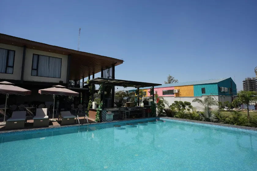 Vintclub Resort - Image 1