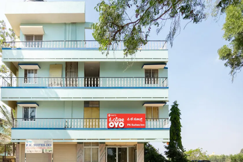 OYO Pk Suites Inn - Image 1