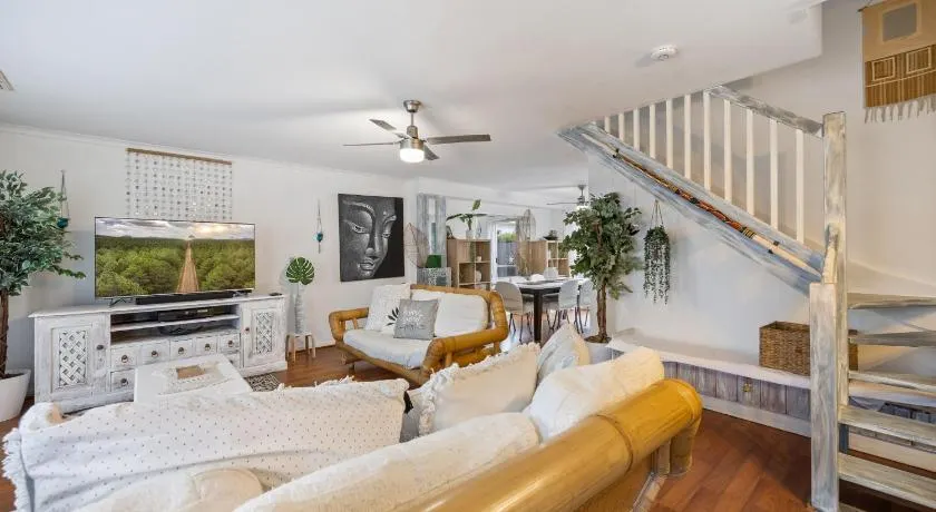 Cotton Tree Tranquil Gem Central Apartment - Image 1