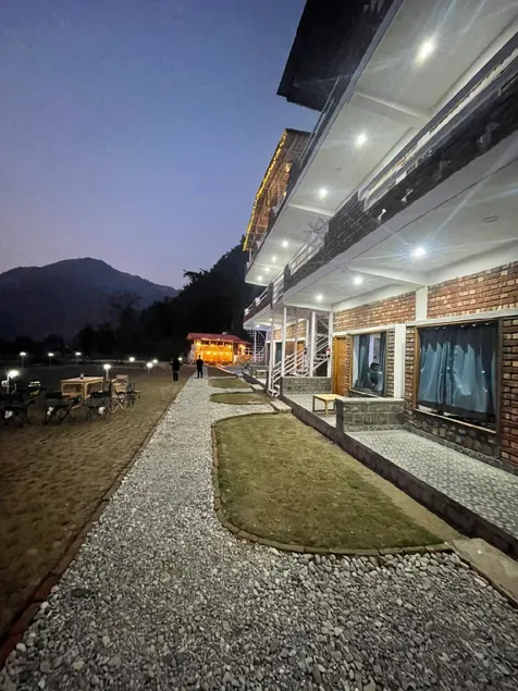 The Needam - Luxury in the stunning Himalayas - Image 1