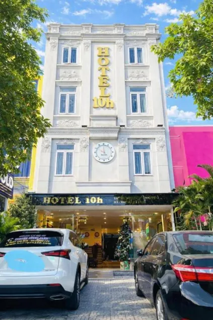 10h Hotel - Image 1