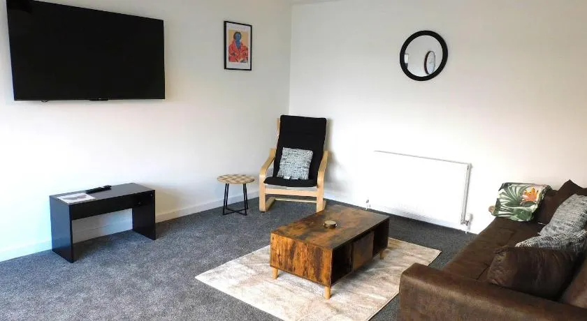 NEW - Large Fully Renovated House in East Kilbride - Image 1