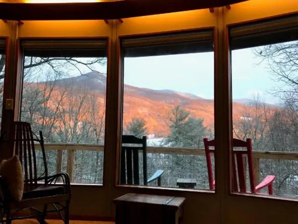 The Round House Views for Days! - Image 1