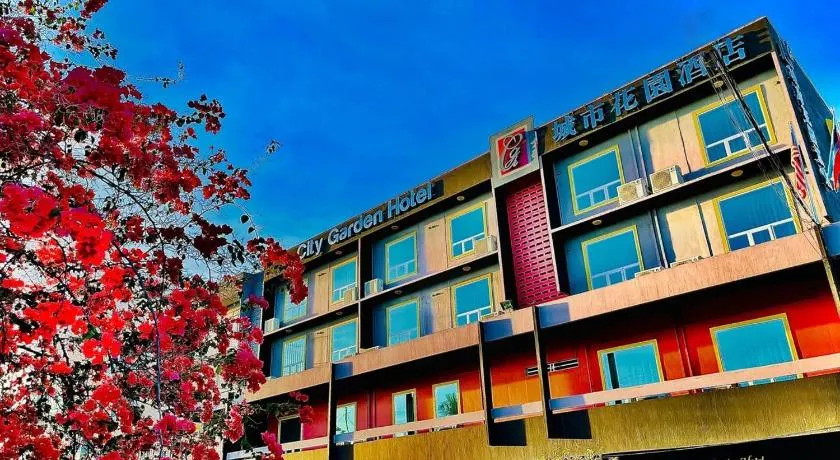 City Garden Hotel - Image 1