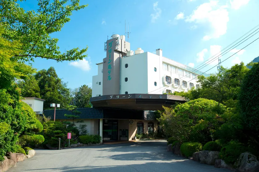 Yunoyama Onsen Yumoto Green Hotel - Image 1