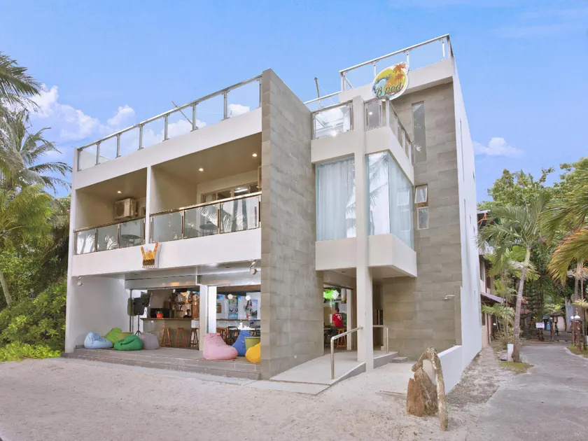 B Pod Hotel - Image 1