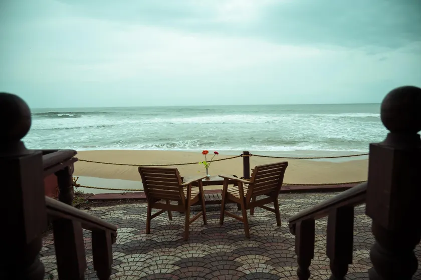 Black Beach Resort - Image 1