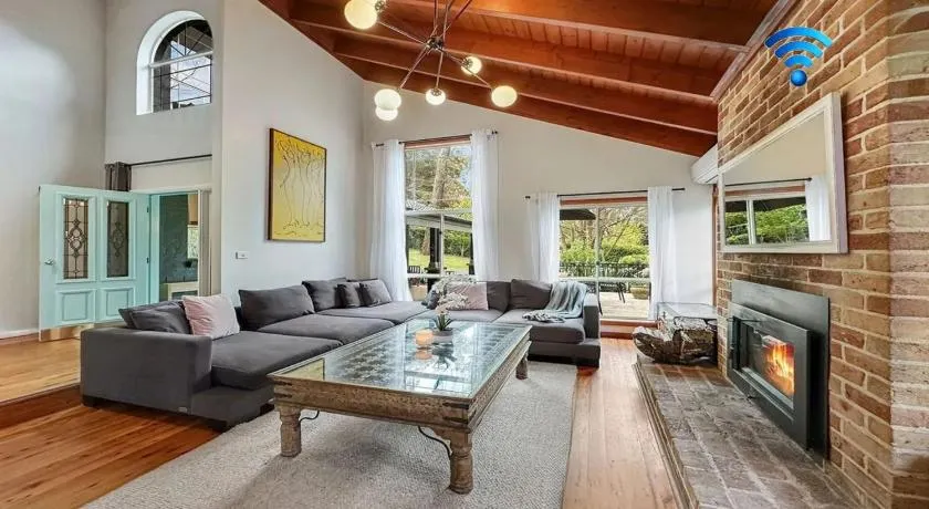 Mount Gibraltar Retreat - Image 1