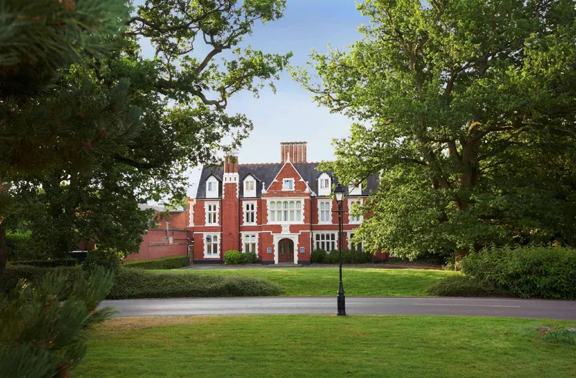 Doubletree By Hilton St. Anne's Manor - Image 1