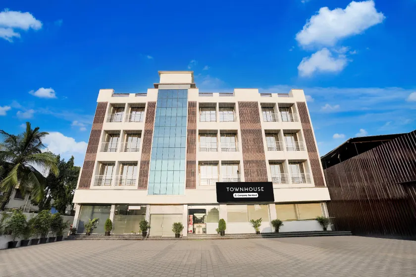Townhouse Vasai Express Highway Formerly Majestic Inn - Image 1