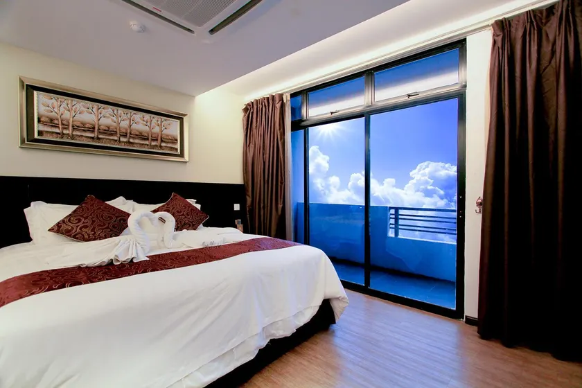 J Suites Hotel - Image 1