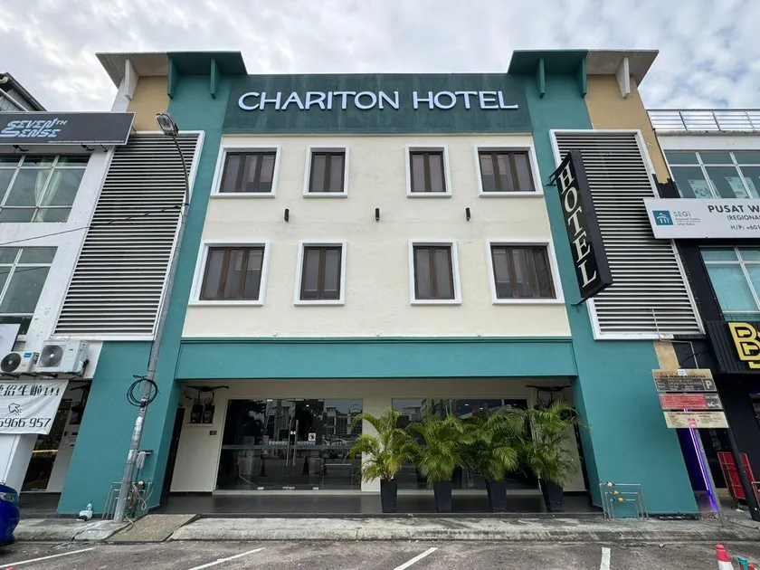 Chariton Hotel Nusa Bestari - Image 1