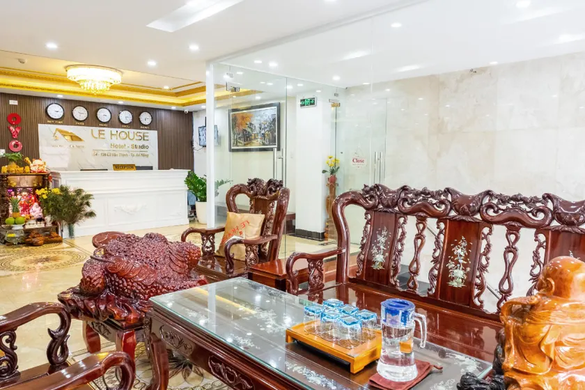 Le House Hotel and Studio - Image 1