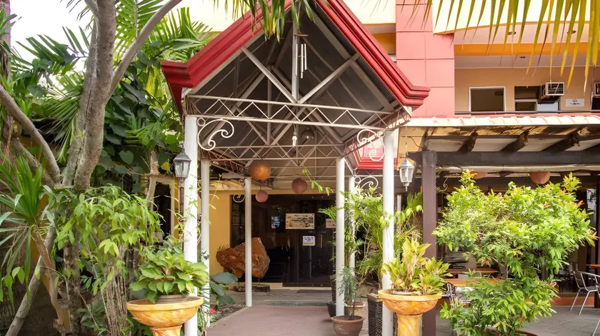 Golden Belle Apartelle and Suites - Image 1