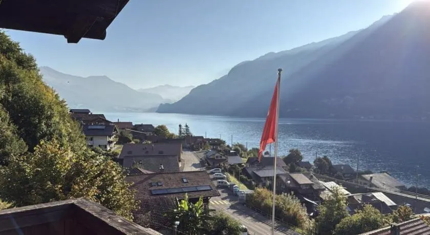 Chalet Luna - Lake Apartment by Lake Brienz - Image 1