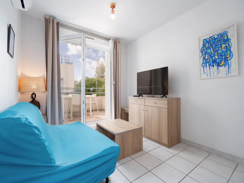 Cozy Apartment by the Sea - Image 1