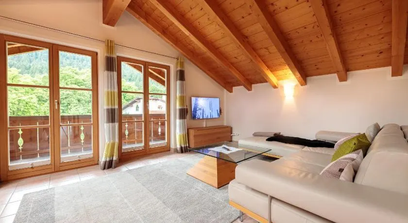 Kramer Lodge - Image 1