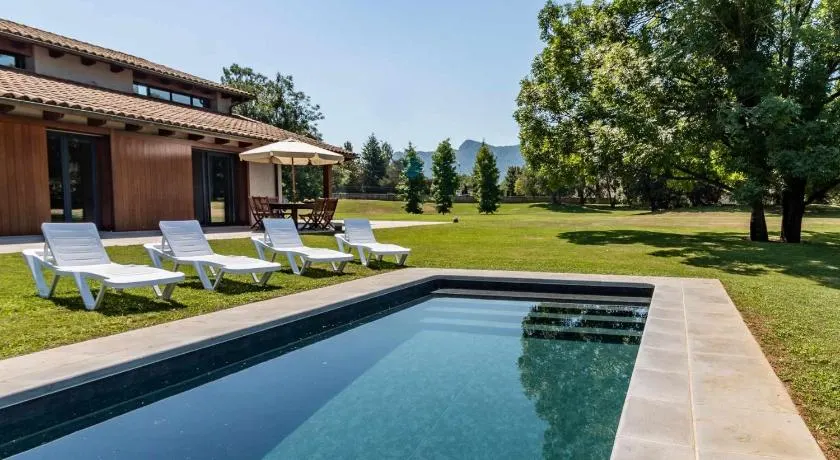 La Solfa casa aislada con piscina y jardín - Image 1