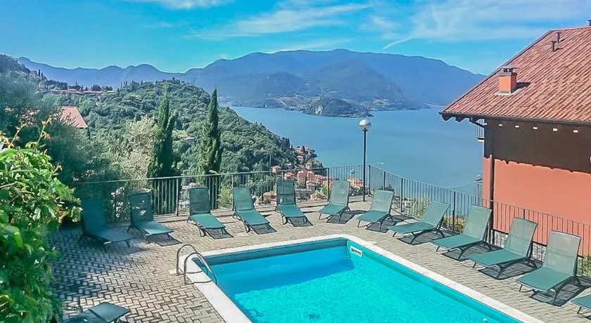 Golden View Apartment - Image 1