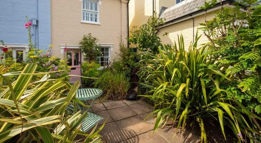 Bloom Cottage - Image 1