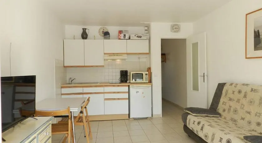BO100-E40 Appartement 2 pièces 4 couchages BORMES LES MIMOSAS - Image 1