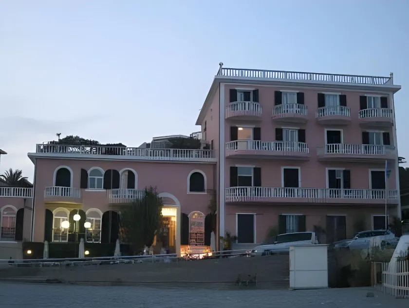 Hotel Piccolo Lido - Image 1
