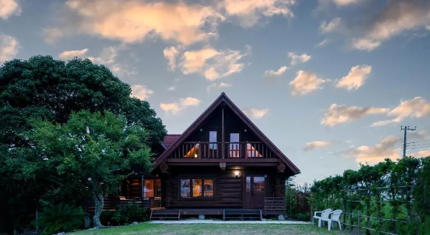 Suite Villa Ichinomiya Surf - Image 1