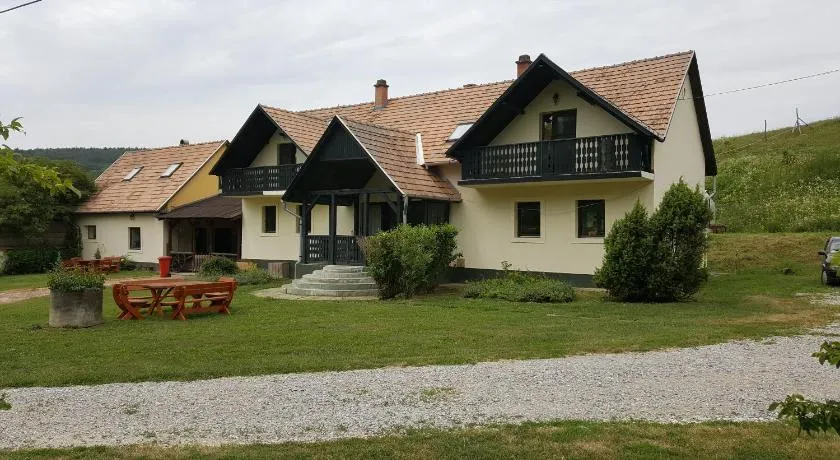 Panzió-Kemping Bekölce - Image 1
