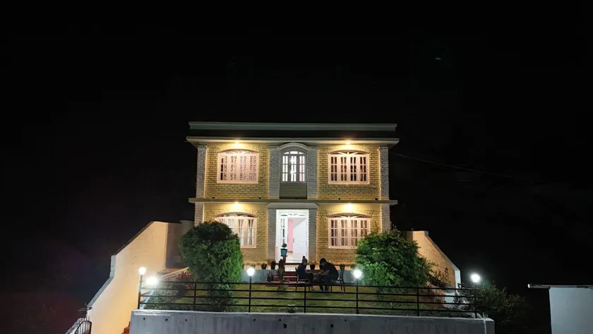 Green Hill - Image 1